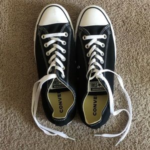 All star black converse women’s size 10